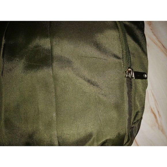 Travelon Crossbody Shoulder Bag   Adjustable Strap Green Pockets VGUC Summer - Picture 9 of 9